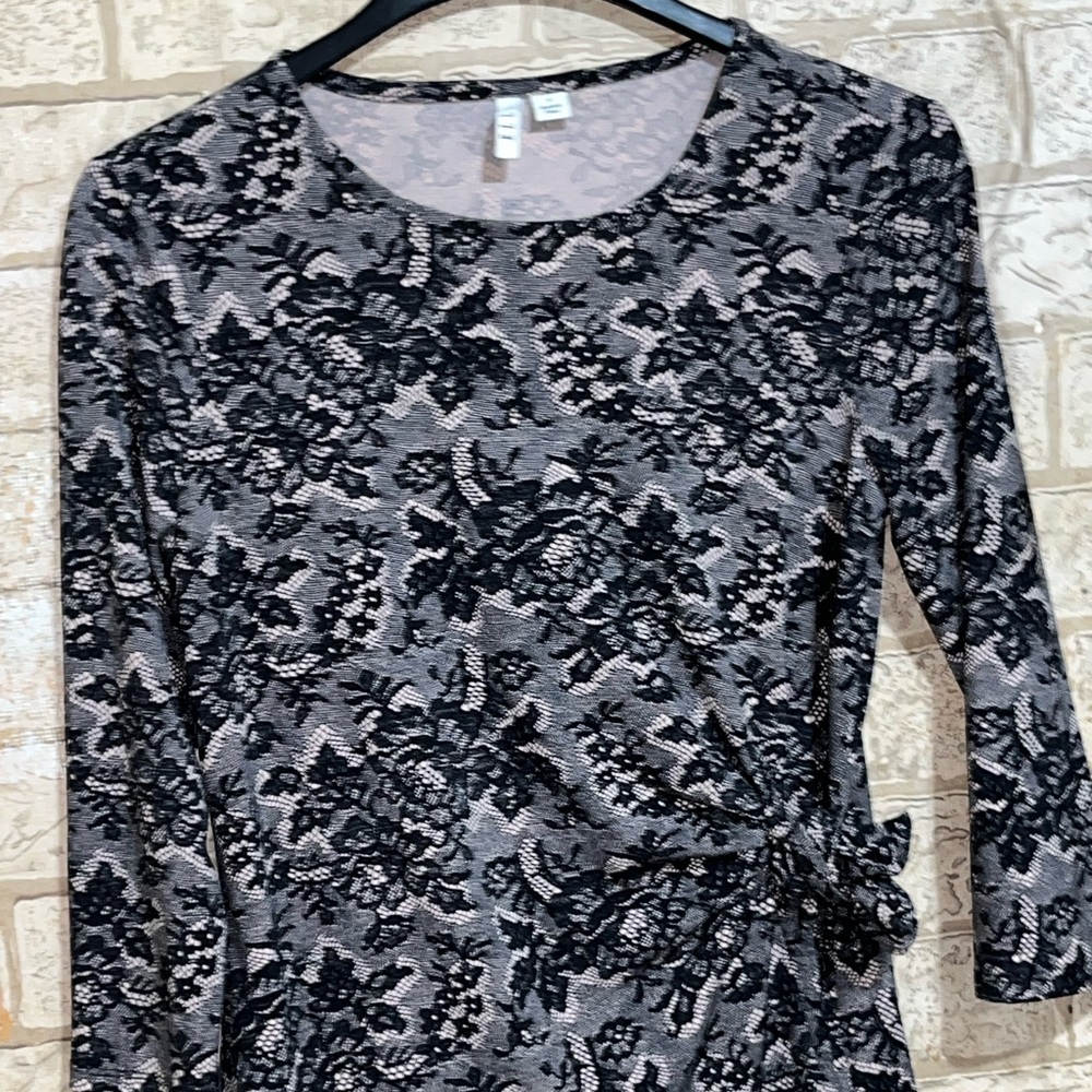 Elle Black and Gray Floral Lace Dress